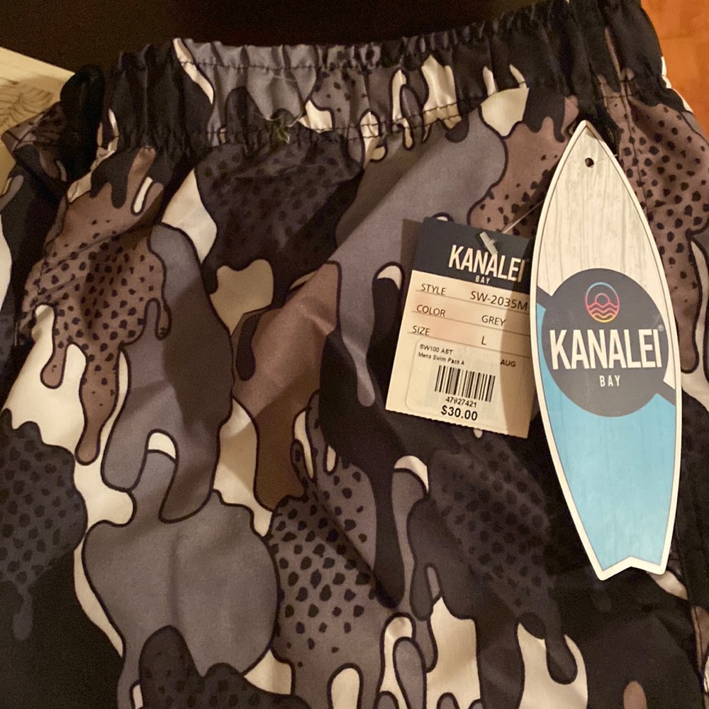 NWT Men’s Swim trunks